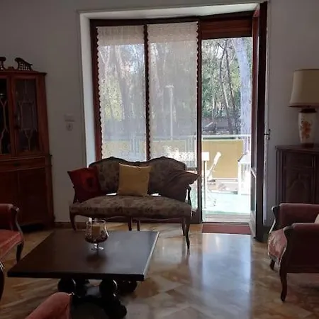 Ampio Vicino Al Centro