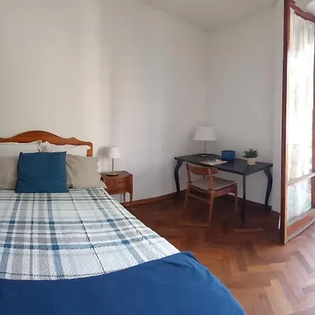 Ampio Vicino Al Centro 아파트